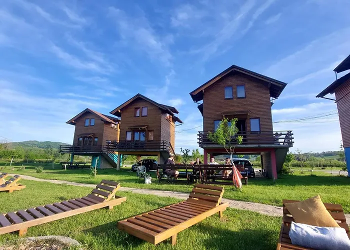 Holiday Homes Piralo