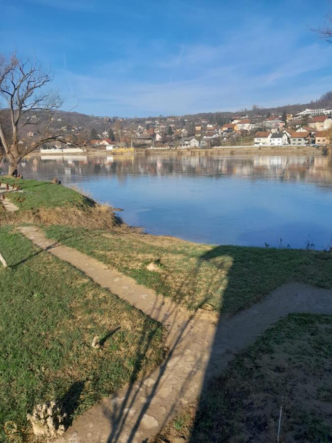 Homes Piralo * Kostajnica