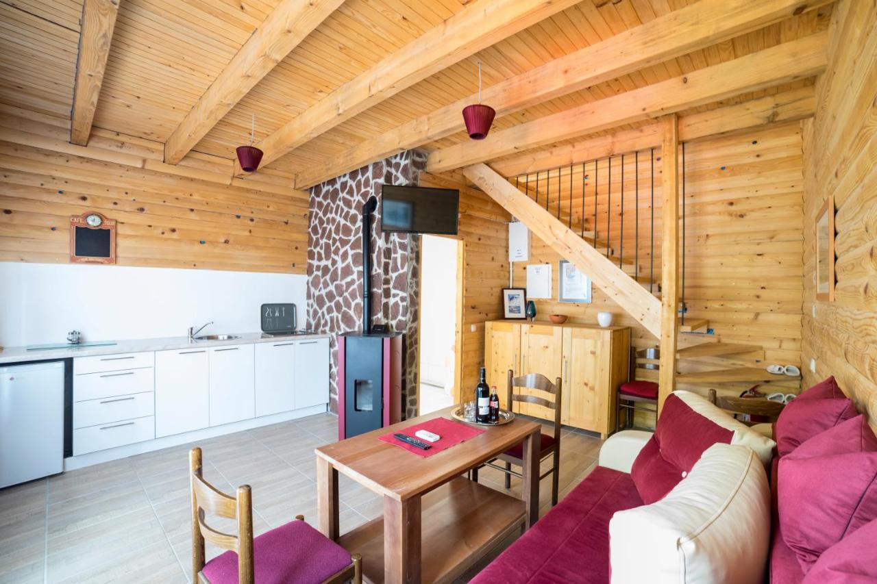 Homes Piralo Kostajnica